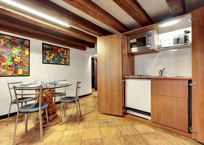 Canal View Suite In Rialto By Wonderful Italy